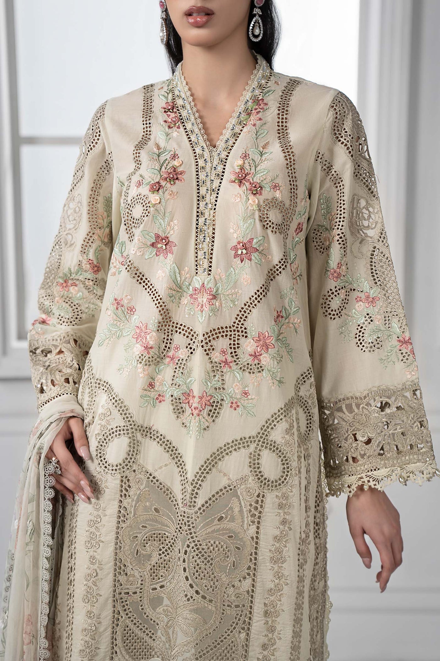 3 Piece Embroidered Lawn Suit | DS-2514-B