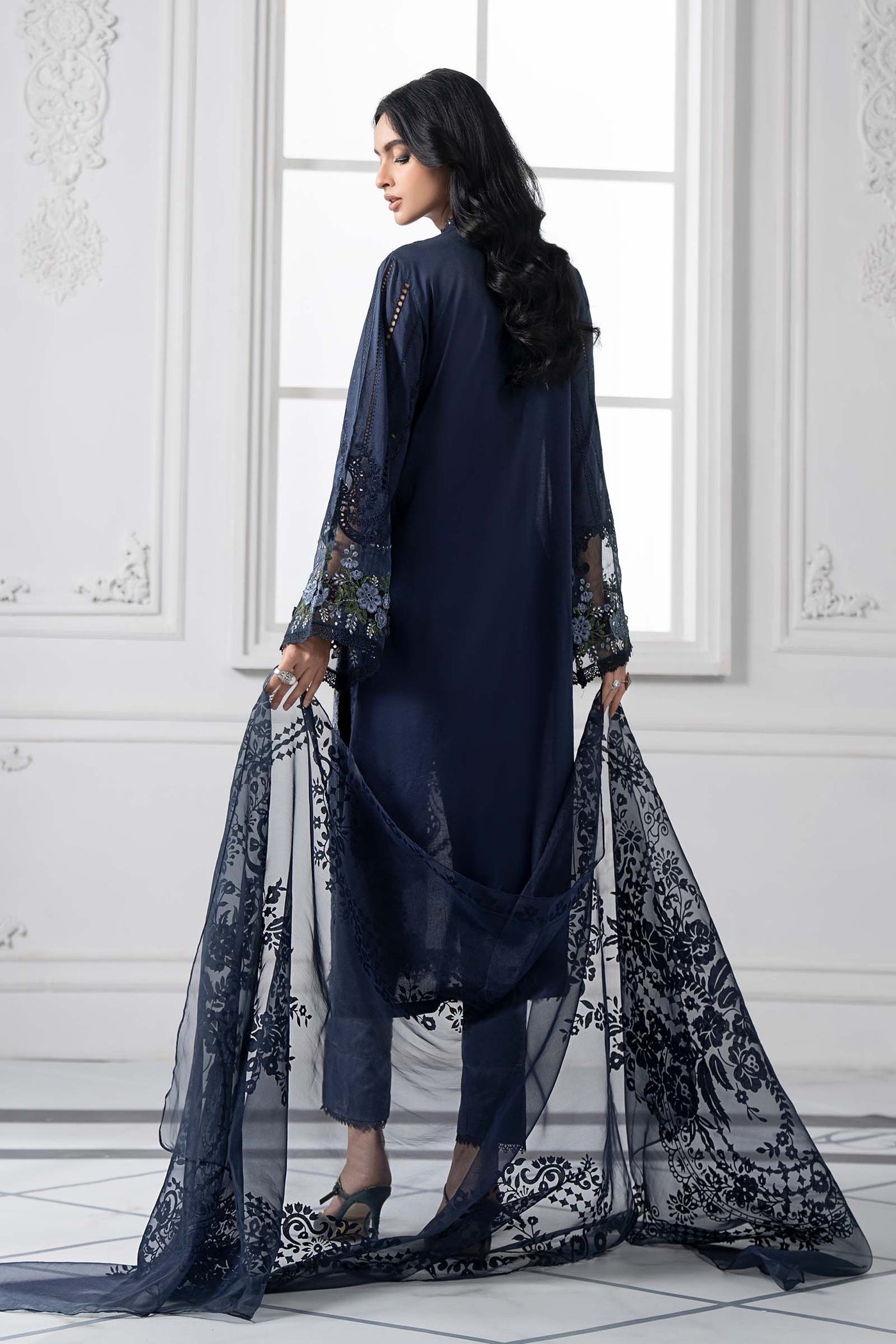 3 Piece Embroidered Lawn Suit | DS-2504-B