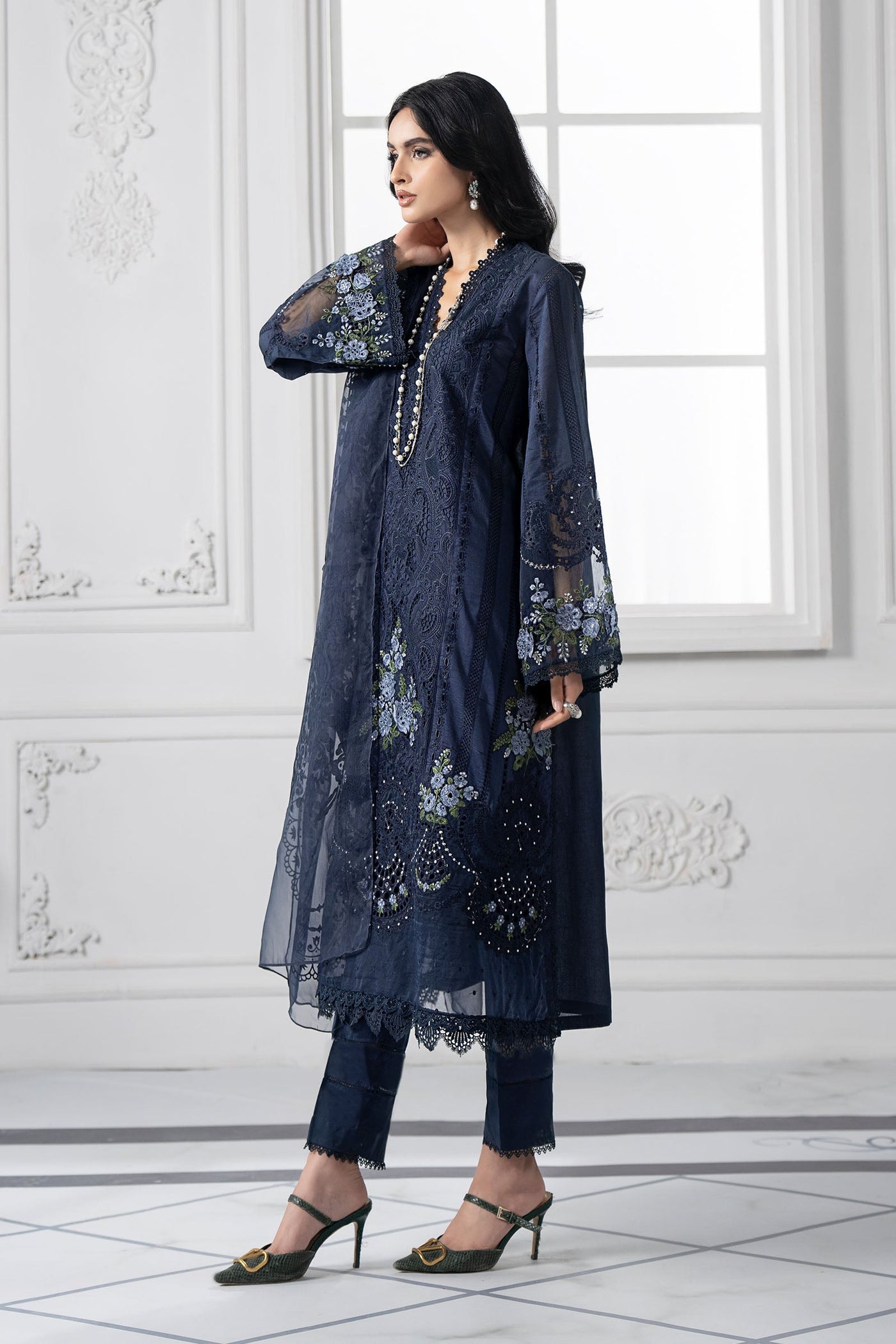 3 Piece Embroidered Lawn Suit | DS-2504-B