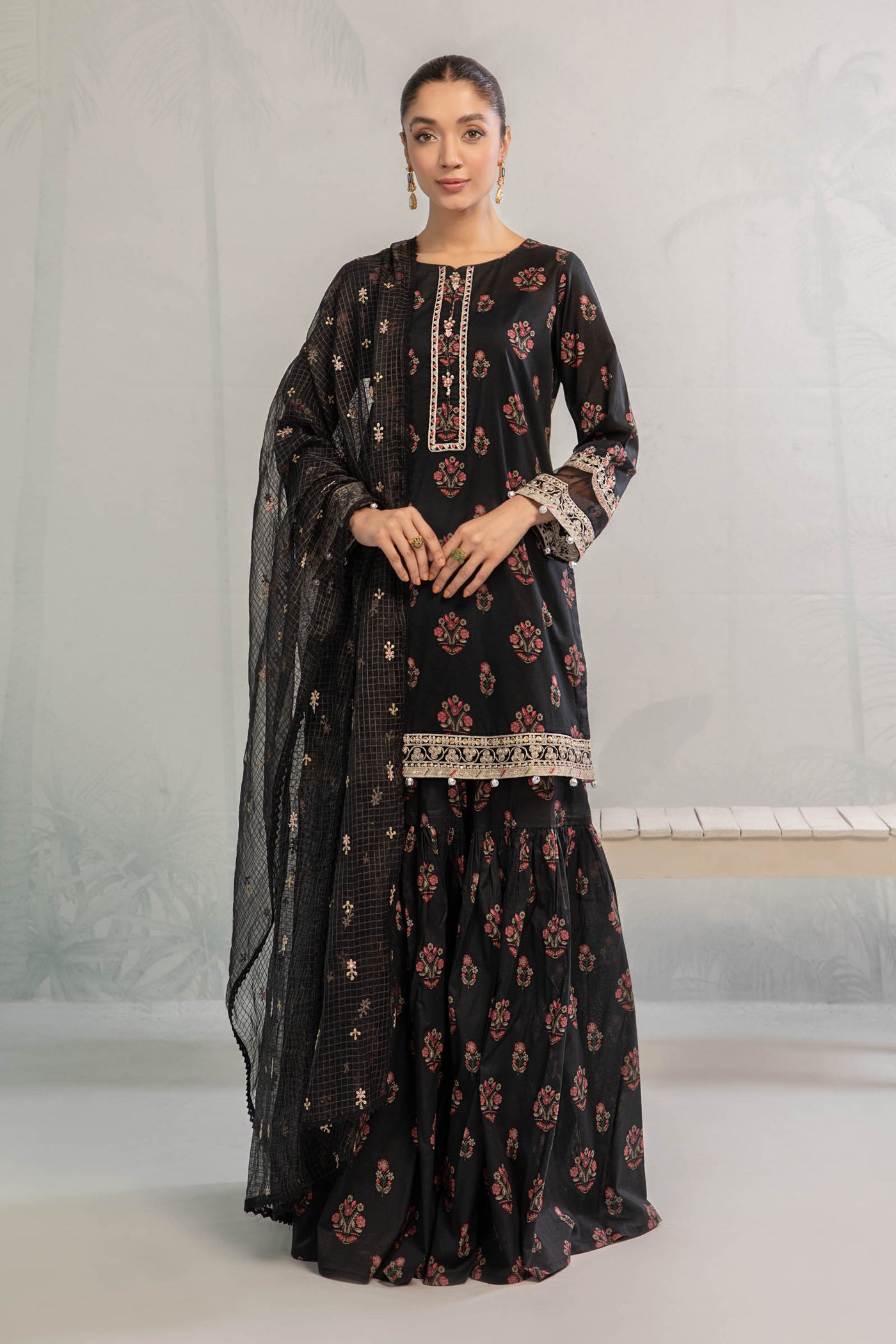 3 Piece Embroidered Lawn Suit | DW-EA23-06R1