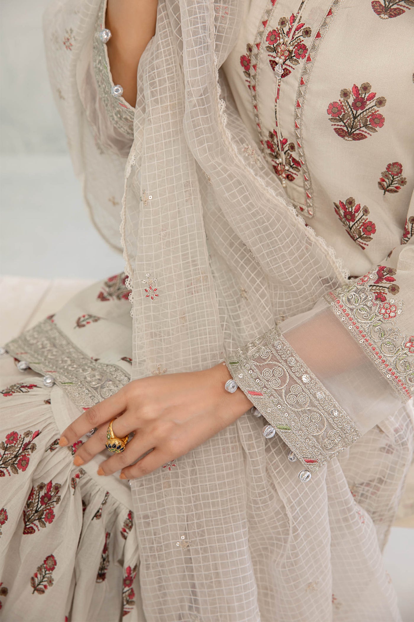 3 Piece Embroidered Lawn Suit | DW-EA23-06R1