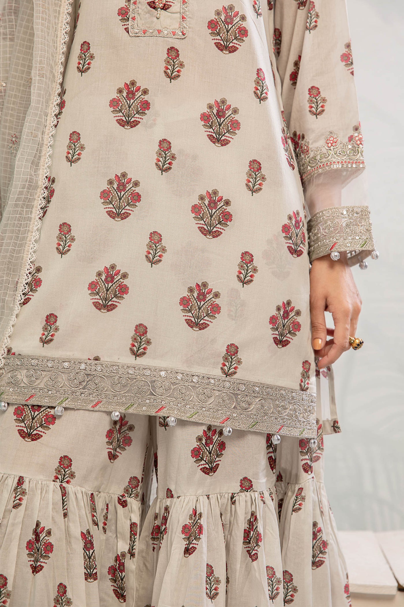 3 Piece Embroidered Lawn Suit | DW-EA23-06R1