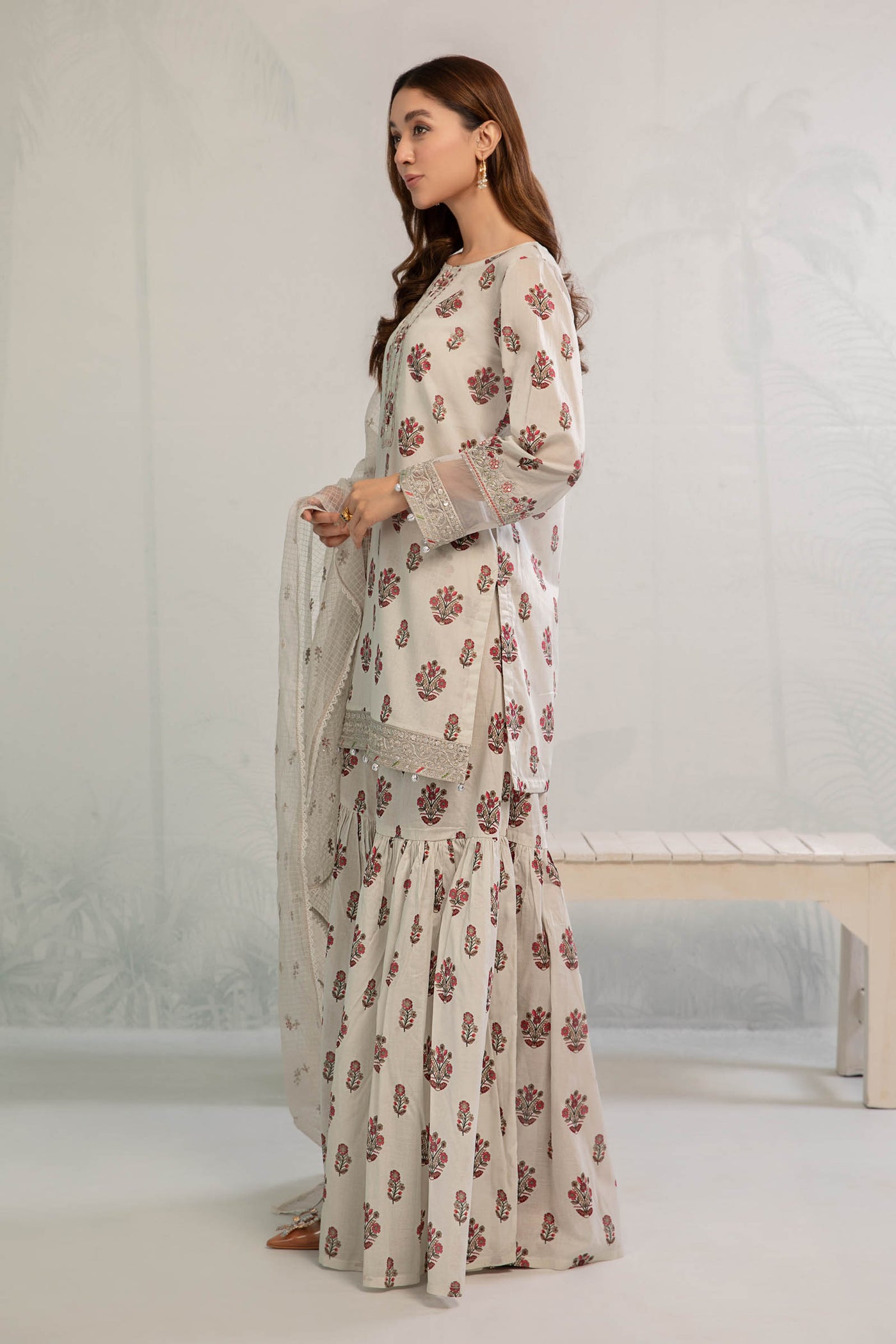 3 Piece Embroidered Lawn Suit | DW-EA23-06R1