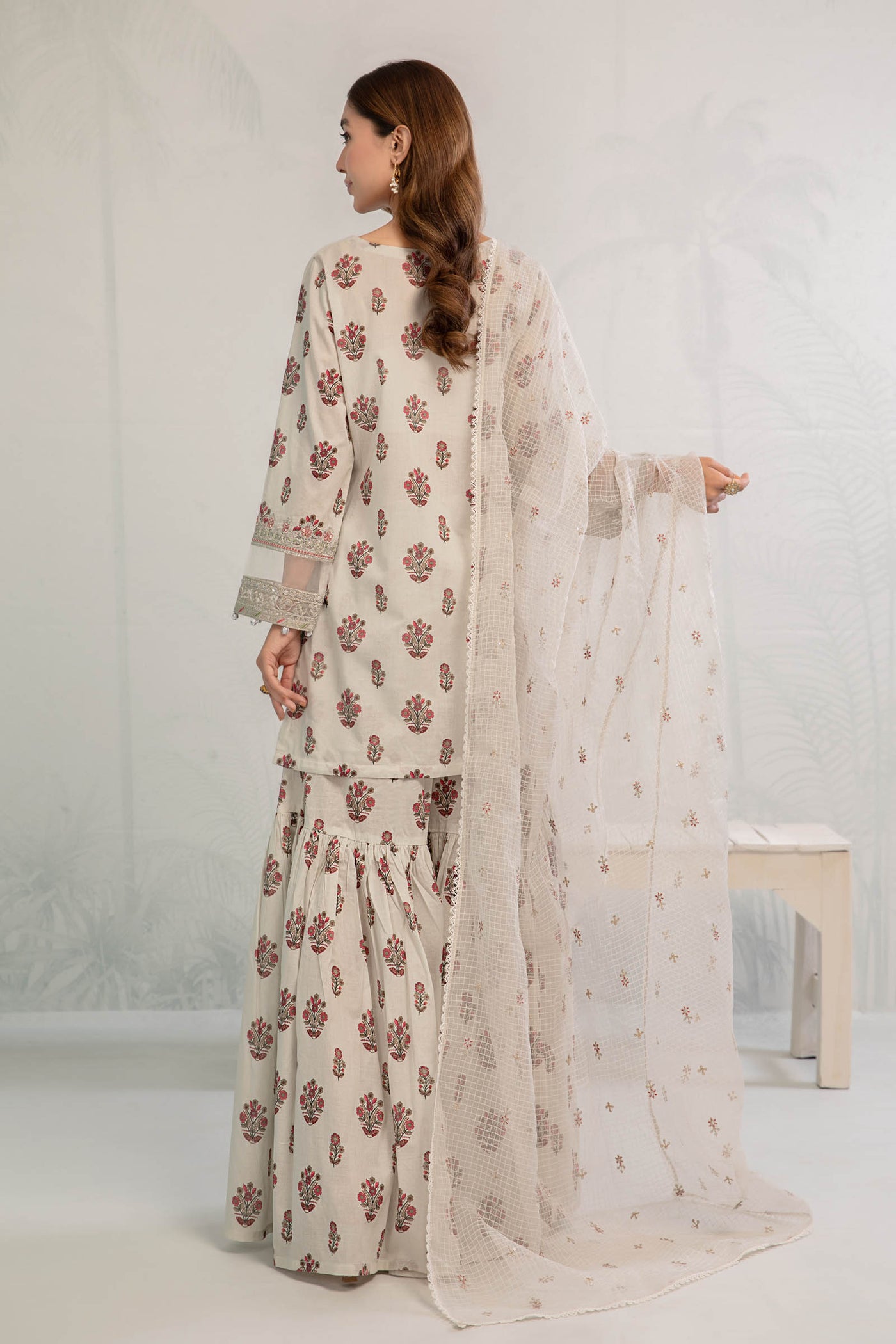 3 Piece Embroidered Lawn Suit | DW-EA23-06R1