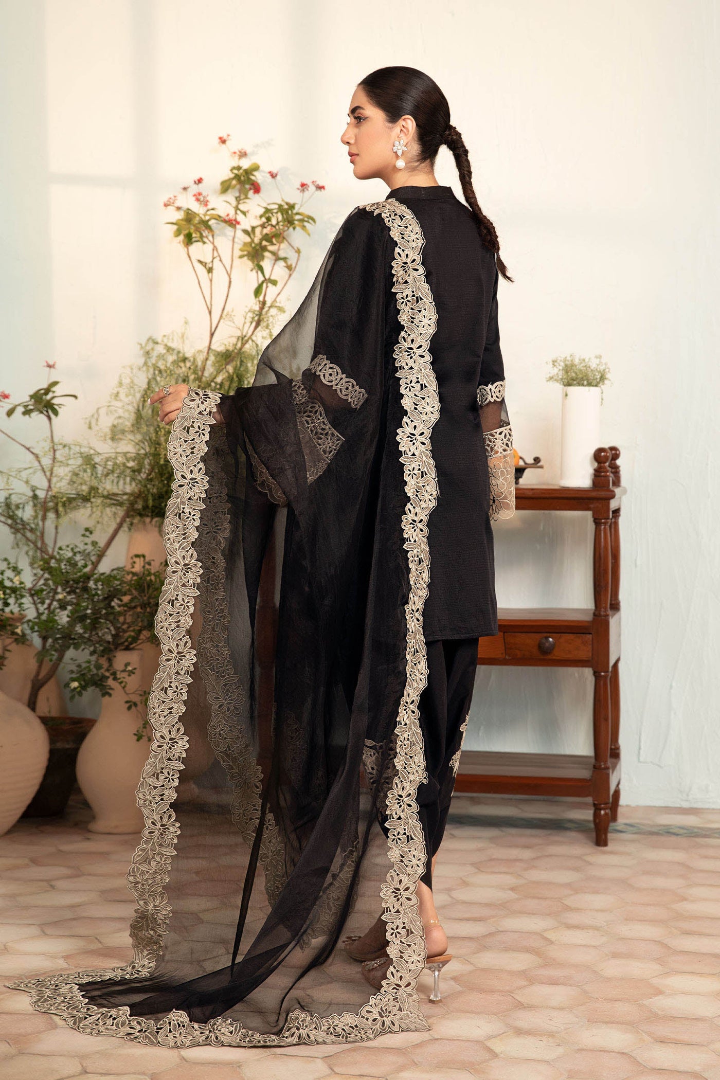 3 Piece Embroidered Lawn Suit | DW-EA23-37R1