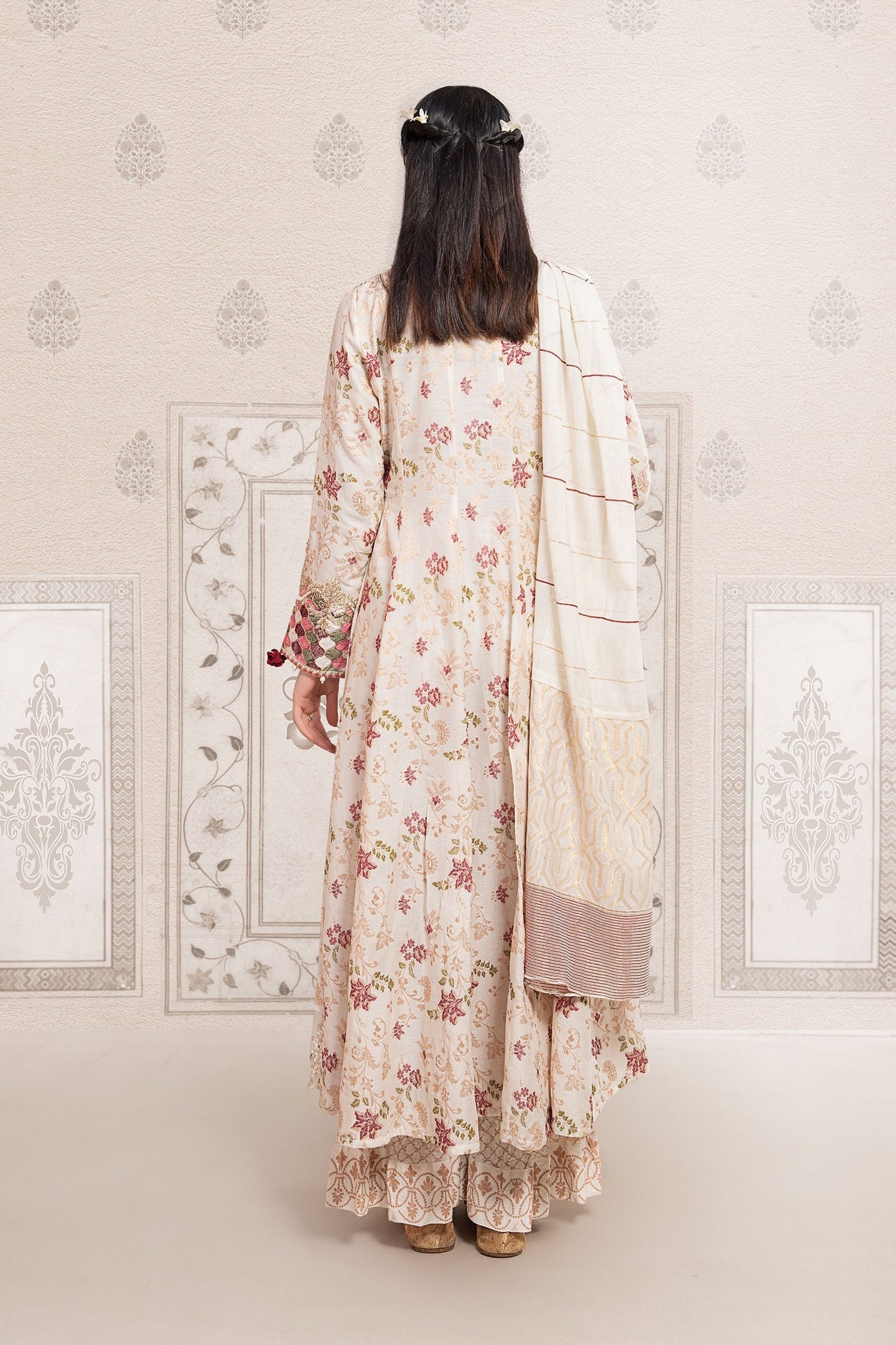 3 Piece Embroidered Lawn Suit | DW-EA23-06R1