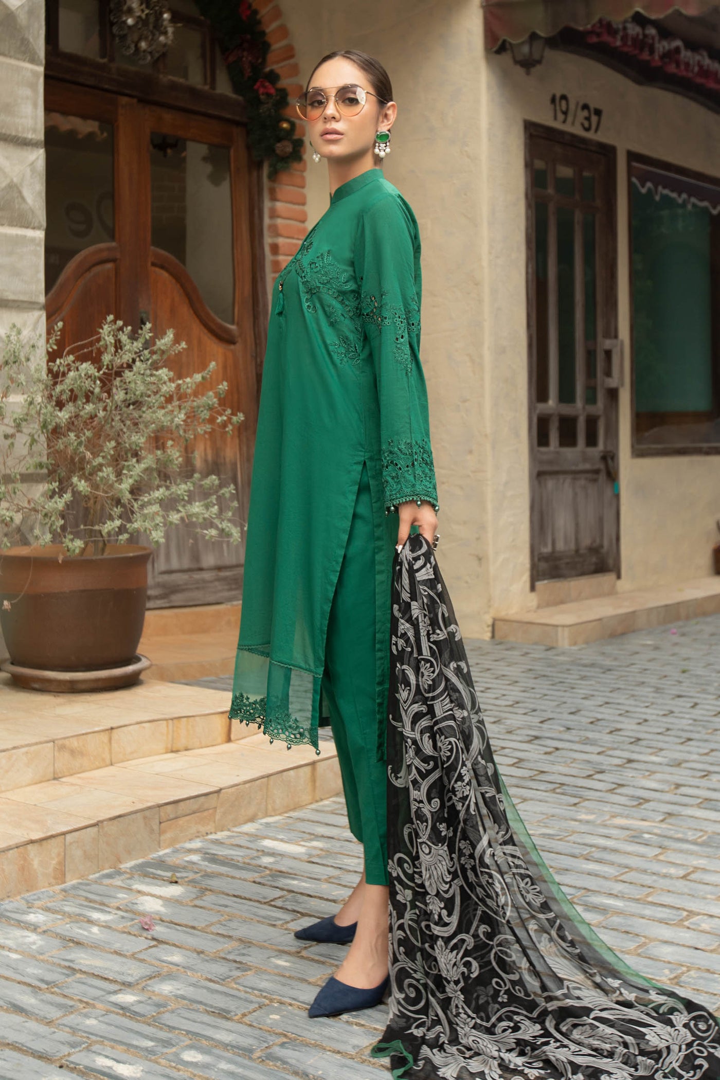 3 Piece Embroidered Lawn Suit | DW-EA23-14R1