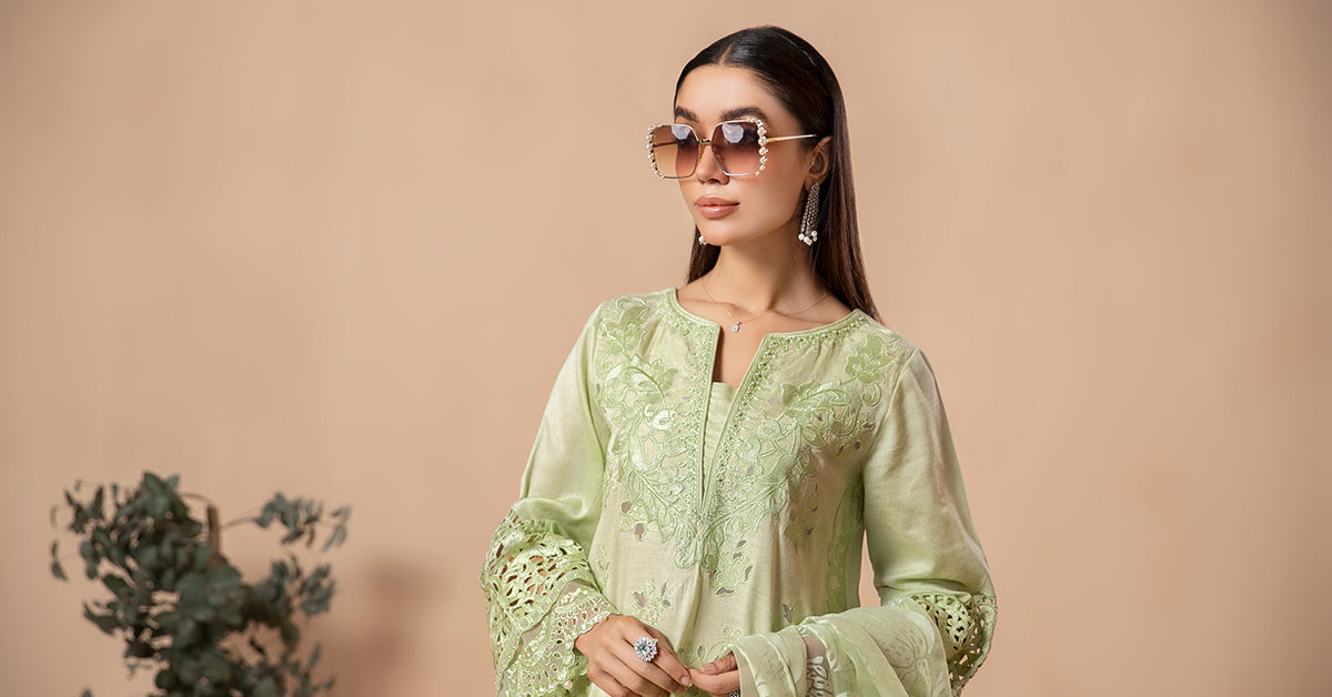 3 Piece Embroidered Lawn Suit | DW-EA24-15