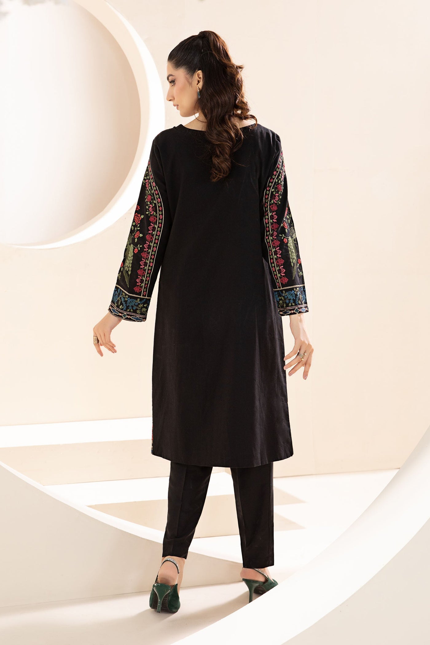 3 Piece Embroidered Khaddar Suit | DW-W24-157