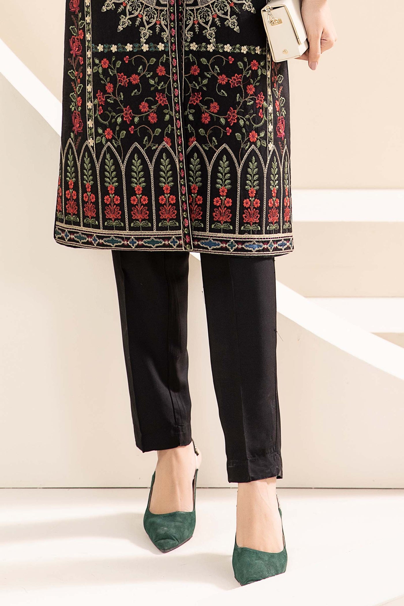 3 Piece Embroidered Khaddar Suit | DW-W24-157