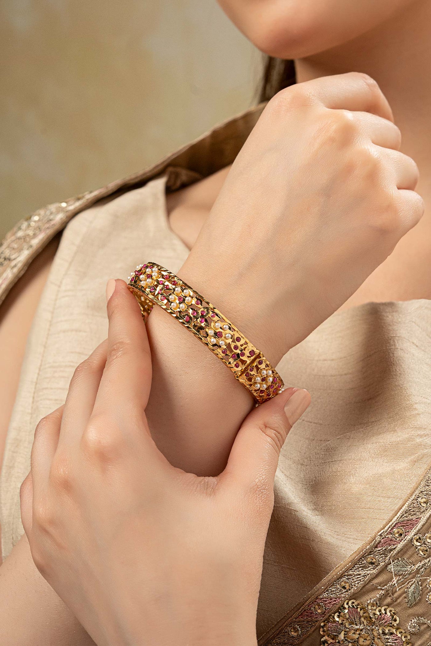 Pearl Petal Bangle | JCH-EF25-01