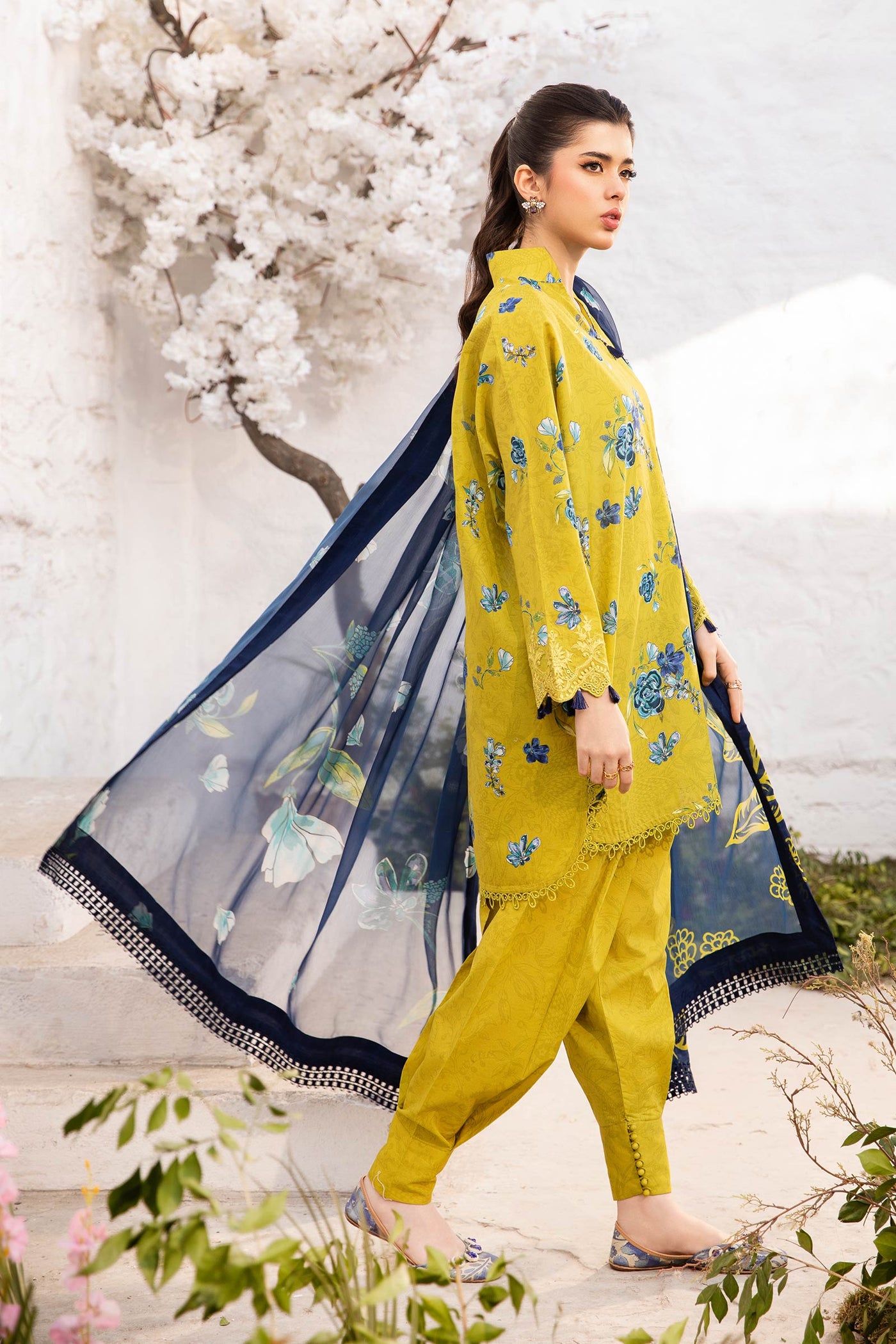 3 Pc Unstitched Embroidered Lawn Suit | MB-CUS25-702A