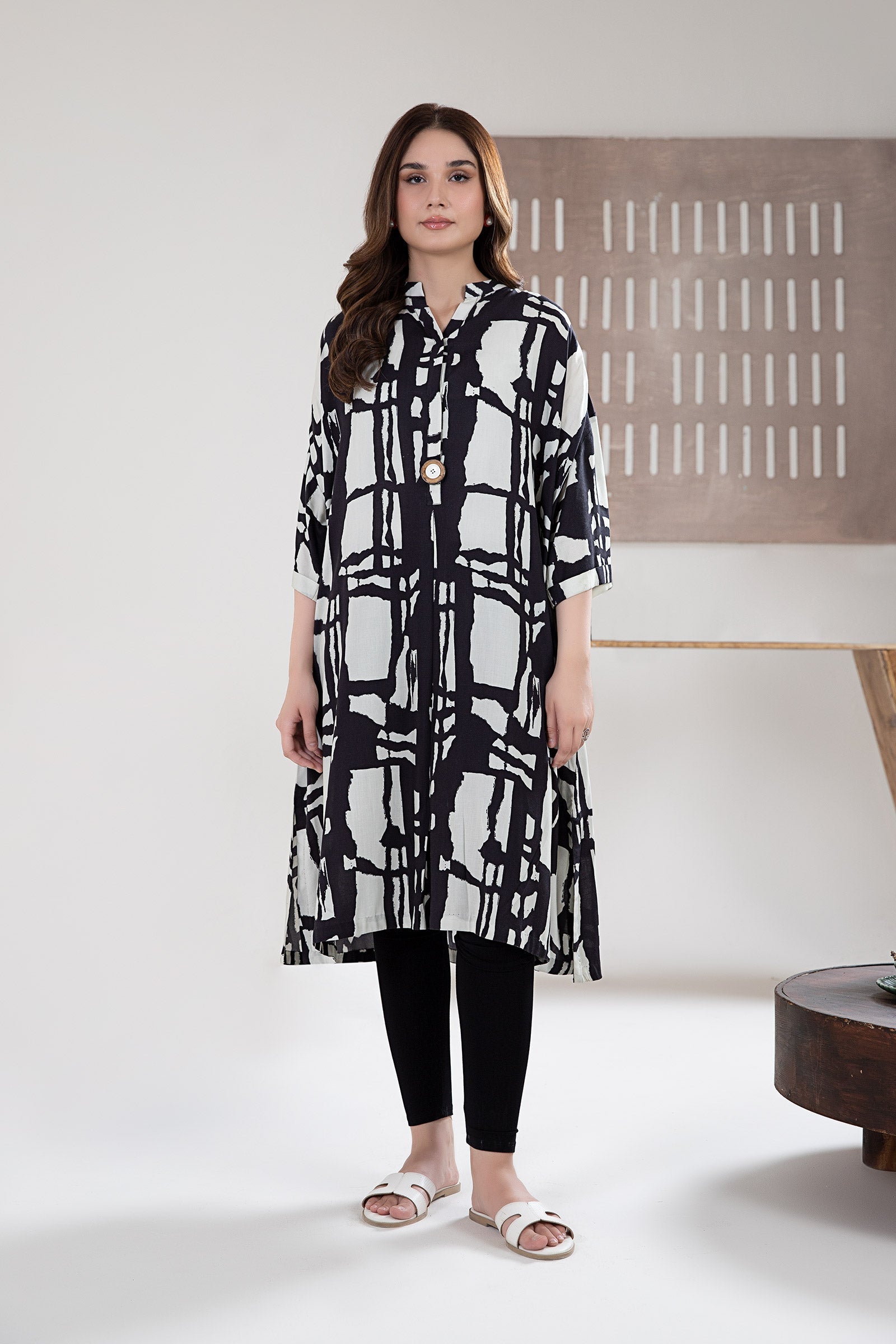 Printed Arabic Lawn Tunic | MB-EA24-90 – Maria.B. Designs (AE)