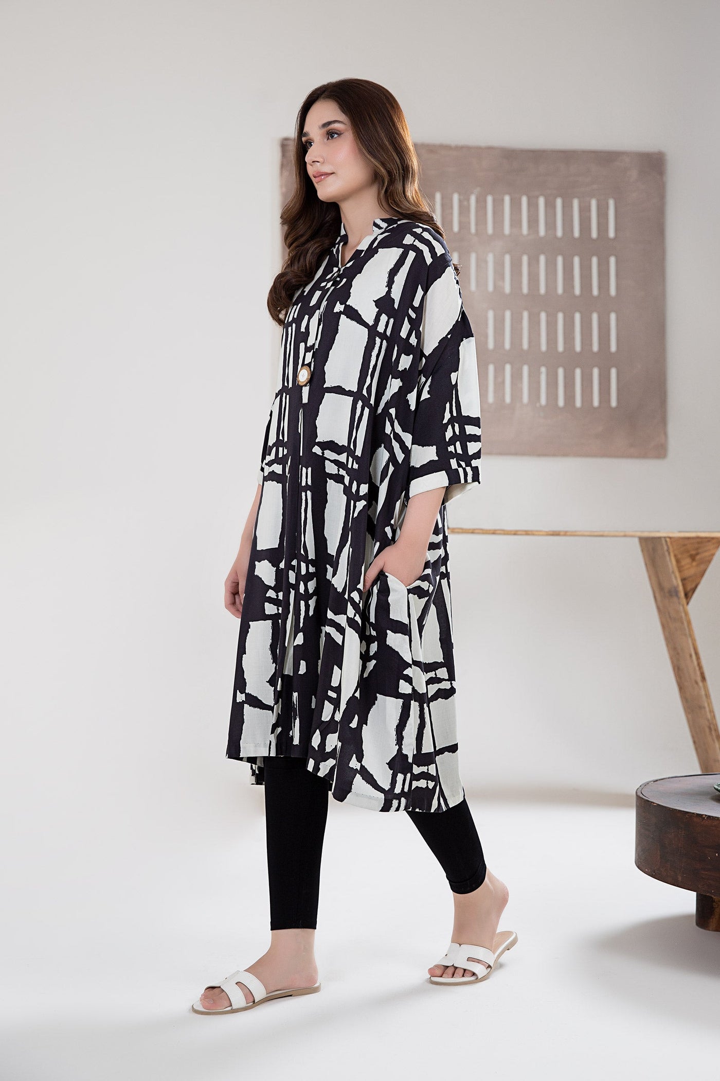 Printed Arabic Lawn Tunic | MB-EA24-90 – Maria.B. Designs (AE)