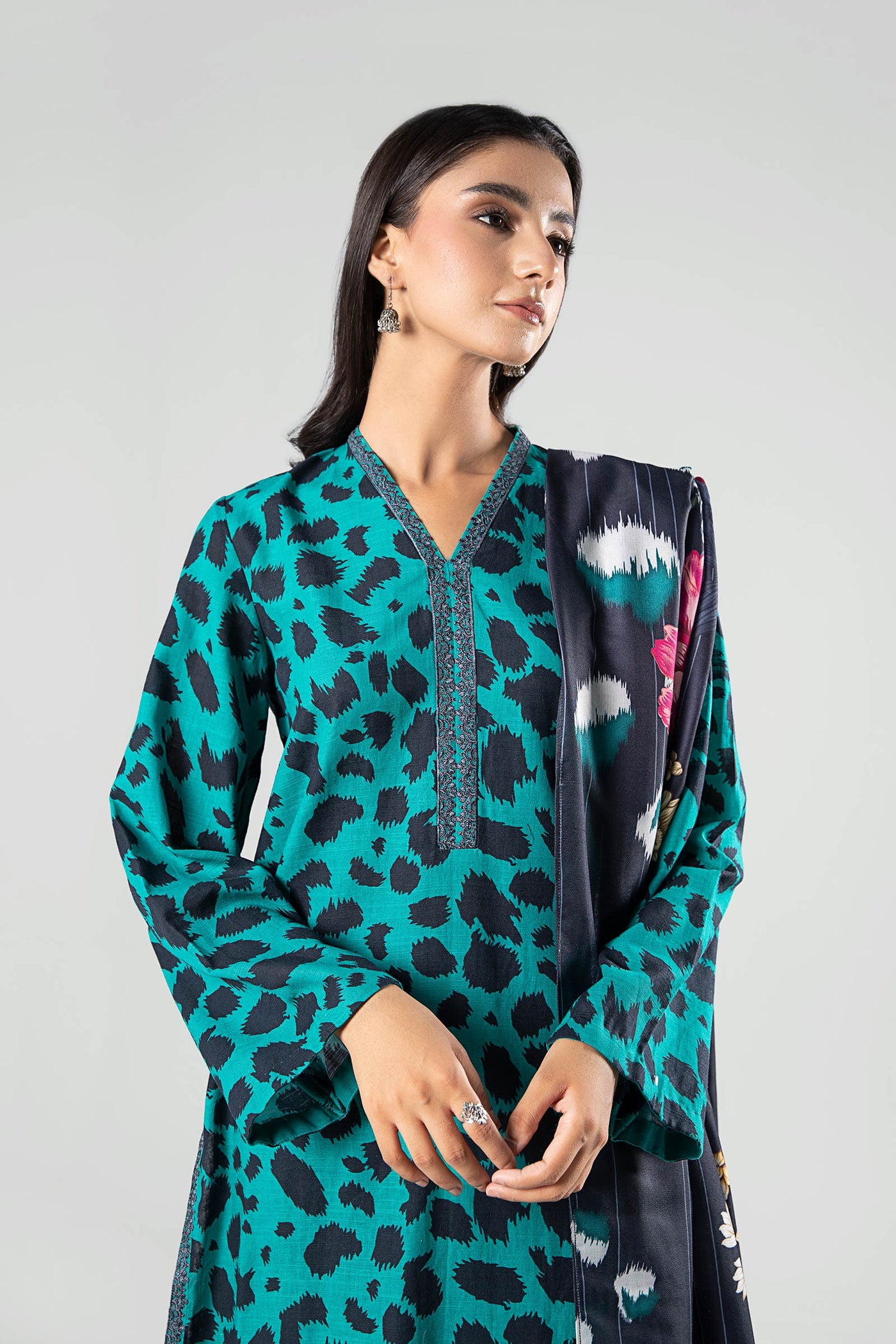 3 Pc Printed Khaddar Suit | MB-USP23-210B