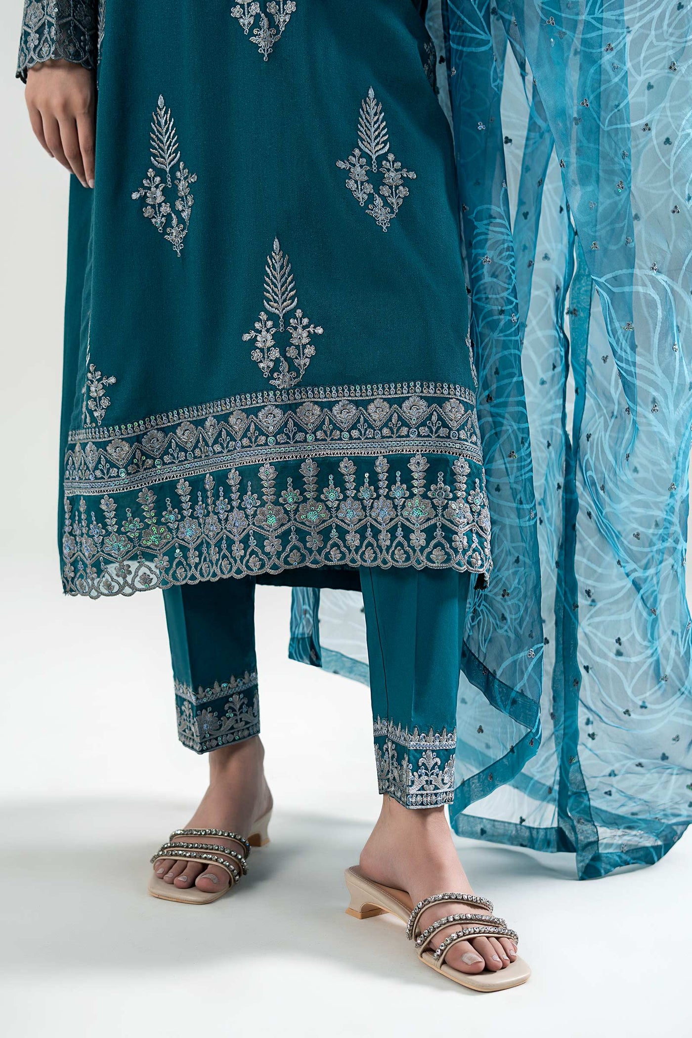 3 Pc Embroidered Karandi Suit | MB-WS24-88