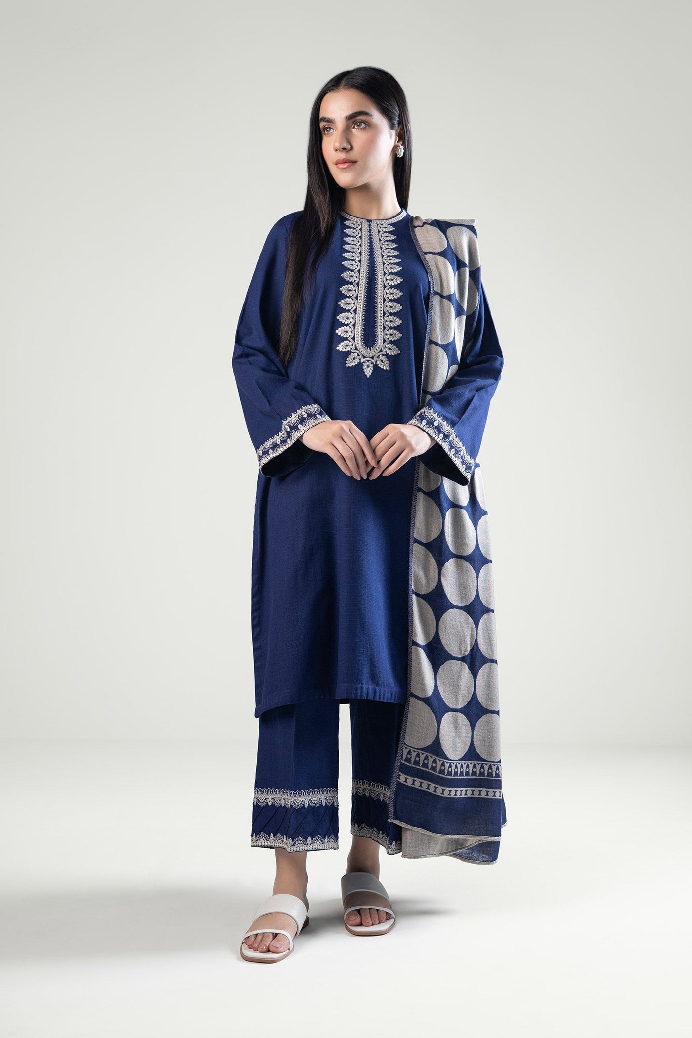 3 Pc Embroidered Khaddar Suit | MB-WS24-92